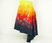 Ohnivá sukně s cípem batika