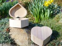 Dřevěná krabička šperkovnice srdce