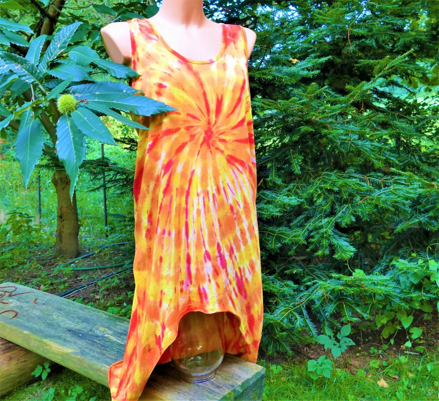Ohnivé šaty batika