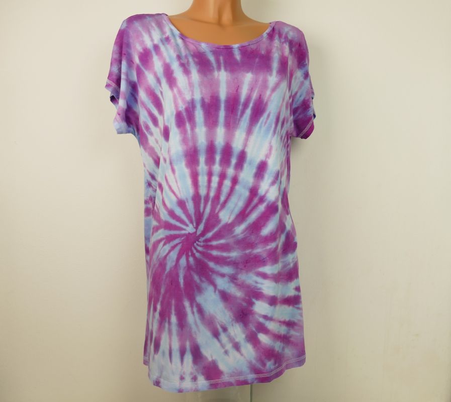 Batikované tričko šaty lila