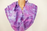 Fialový šátek batika