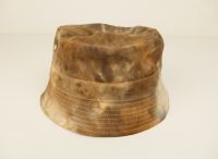Hnědý batikovaný klobouček