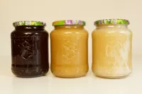 Krystalizace medu - Med čerstvě vytočený, po měsíci, po roce