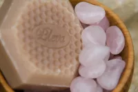 Přírodní medové MÝDLO S RŮŽENÍNEM 100g