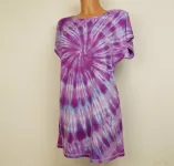 Fialové batikované šaty