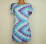 Batikované blankytné šaty