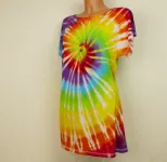 Duhové batikované šaty