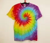 Duhové batikované tričko 