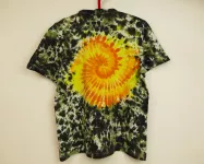 Pánské batikované tričko OHŃOVÁ ZEMĚ, XL Šťastní lidé-M Hnědé tričko batika