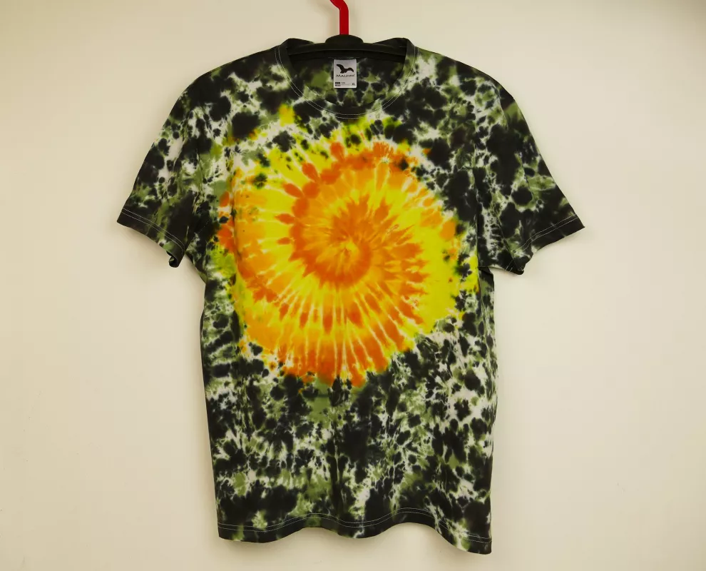 Hnědé tričko batika 