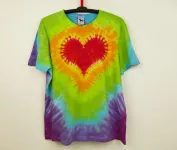 Batikované tričko se srdcem