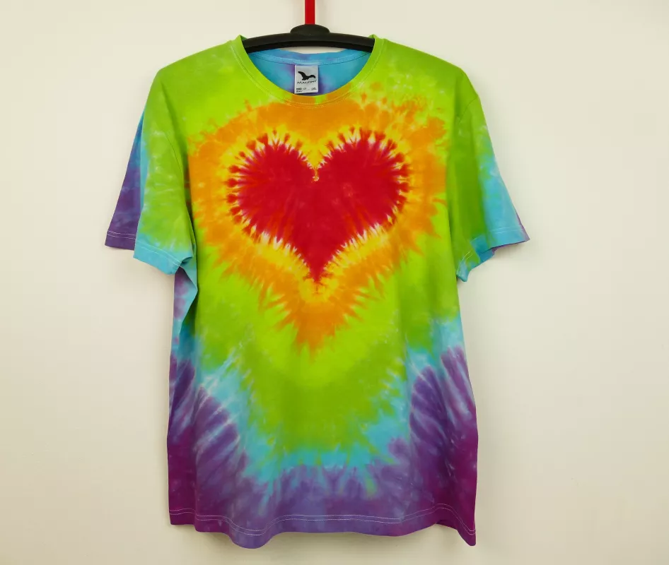 Batikované tričko se srdcem