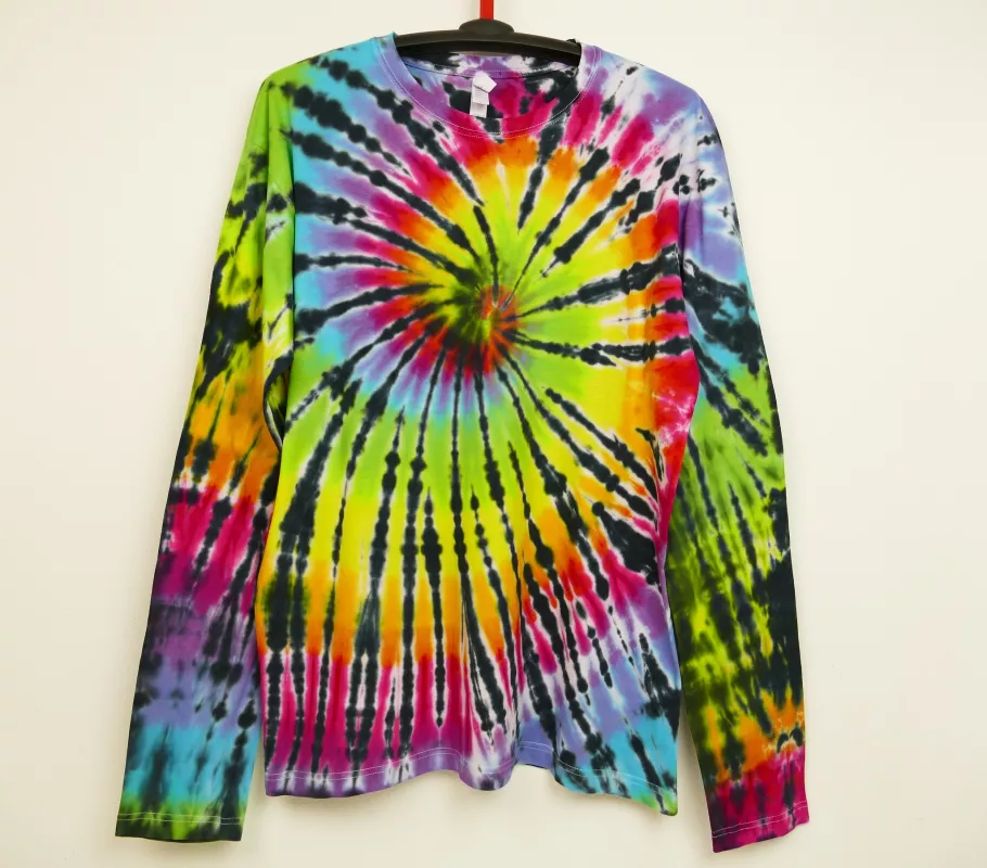 Batikované duhové tričko