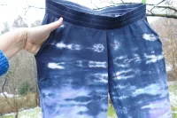 POHODLNÉ KALHOTY (tepláky) batika MODRÉ, L Šťastní lidé-M Modré batikované tepláky