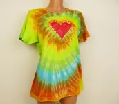 Dámské duhové tričko srdíčko