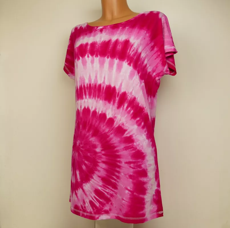 Růžové batikované šaty 