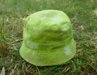 Zelený batikovaný klobouček